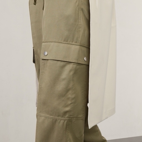 Athleta Celestial High-Rise Utility Cargo Pant - EUC - Picture 4 of 11